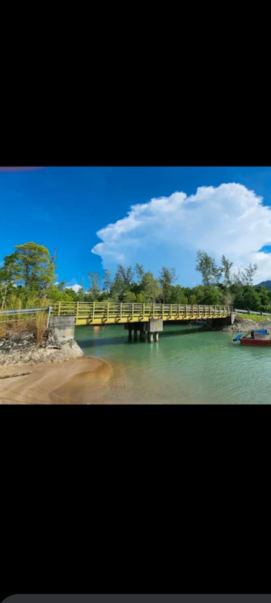 The Mangrove Villa Sematan Екстериор снимка